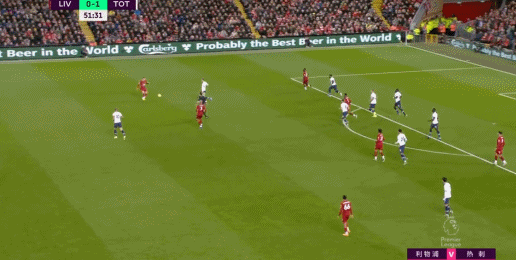 太阳报：麦克托米奈领意甲最佳球员奖，被女友透视着装抢风头