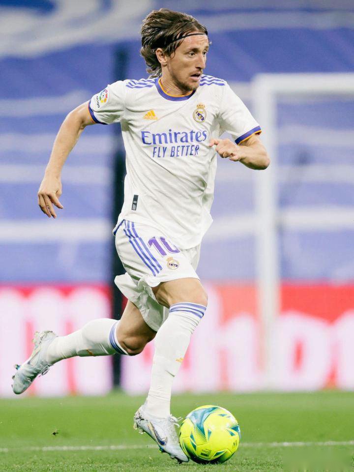 曼联1-1遭保级队逼平引热议，球迷愤怒点评，揪出最大罪人