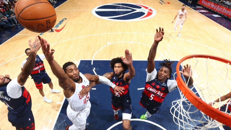 NBA交易市场动态：湖人完成外援签约,